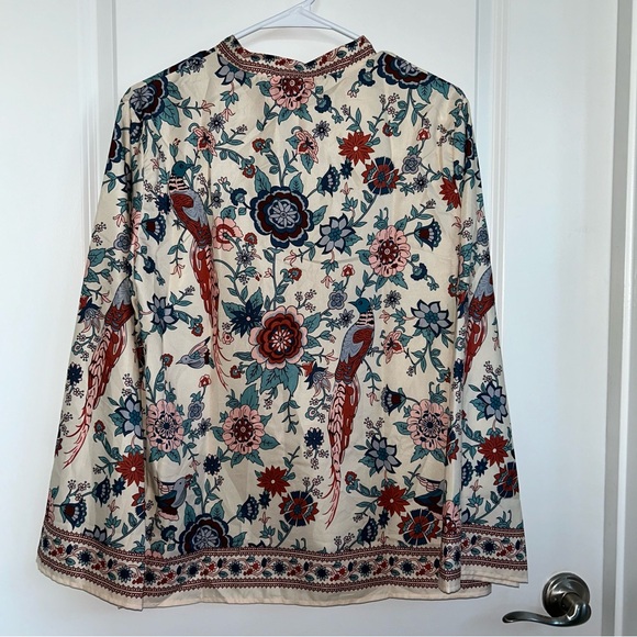 NWOT Off white boho style bell sleeved with 5 button Size Large - Picture 5 of 5